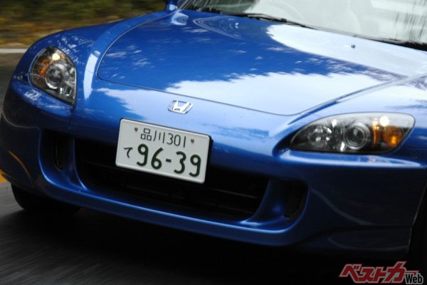 新車価格超えは当たり前!!　[専用部品の塊]S2000の中古価格は上昇必至