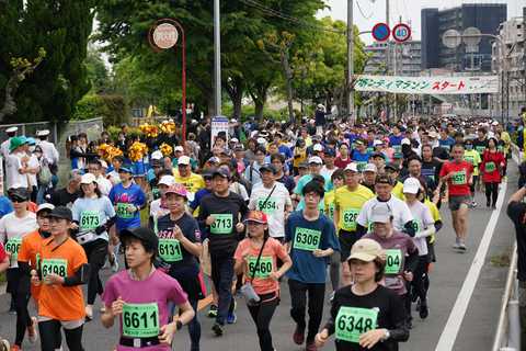 世界遺産の周辺を駆け抜ける堺シティマラソン　３６００人が力走