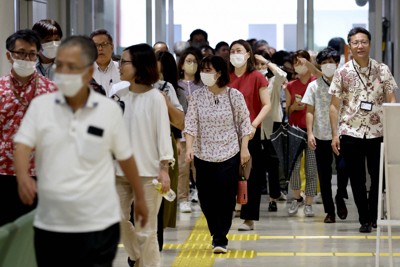 那覇市役所に不審なスーツケース　2000人避難も「置き忘れ」