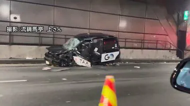 トンネル内でタクシー横転…運転手と乗客が死亡　縁石に衝突し複数回横転か　首都高速湾岸線・多摩川トンネル