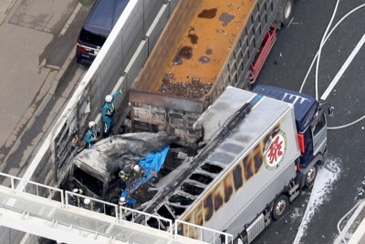 大型トラック運転の容疑者「意識なかった」　首都高の玉突き事故