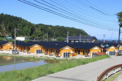 輪島で木造長屋型の仮設住宅入居始まる　石川県内で初