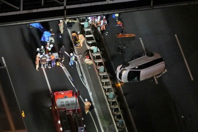 首都高で6台が絡む事故、1人重体　トラック運転の容疑者を逮捕