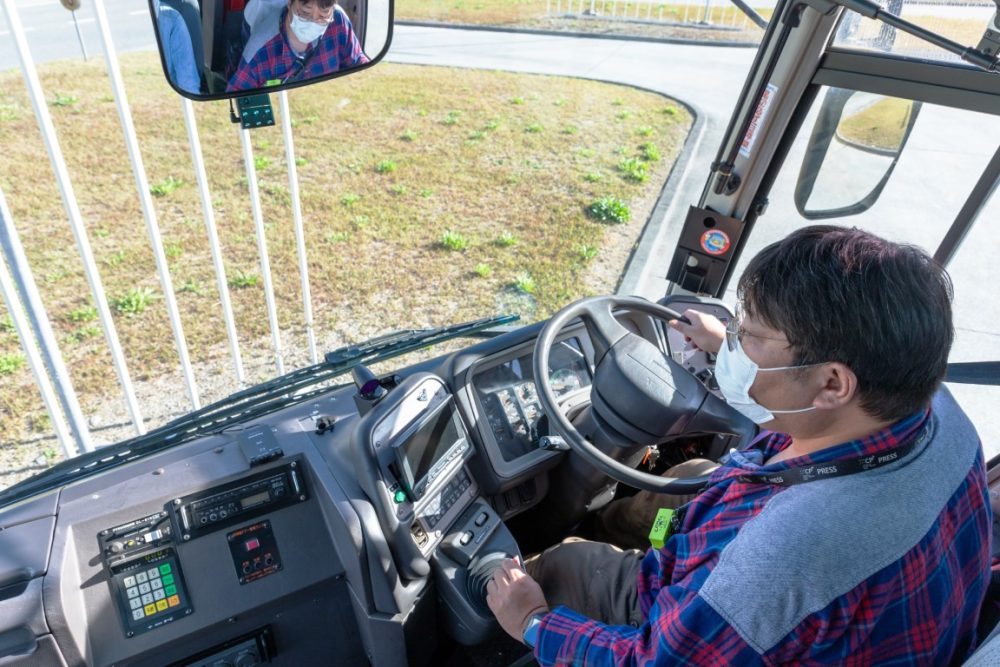 【バス運転士不足問題】いよいよ二種免許の多言語化が開始!!　バス運転士が増えるのに何が問題なのか？