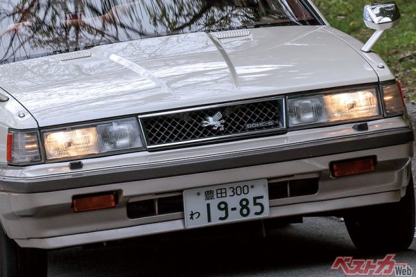 日本車レベル越えの[未体験ゾーン]へ!?　ロングボディなのに2ドア採用[初代ソアラ]がハンパないカッコいい!!