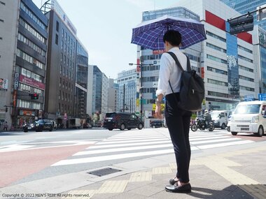 “メンズ日傘”はもう当たり前？「日傘をさす男性」に肯定的な男性は9割超…メリットや増加の背景をメンズリゼに聞いた