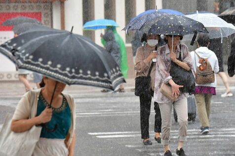 那覇市、首里・小禄地区の全世帯に避難指示　沖縄本島で大雨【22日午後0時45分現在】