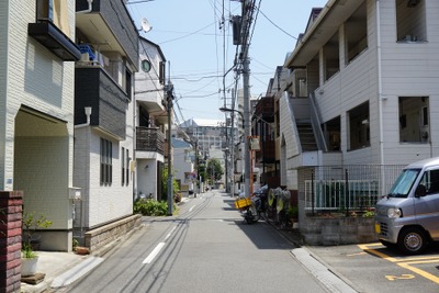 道幅狭い生活道路、法定速度を30km/hに変更へ、警察庁検討［新聞ウォッチ］