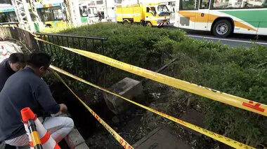 【速報】JR千葉駅のロータリーでタクシーが歩道に突っ込む　男女3人がけが、いずれも軽傷で意識あり