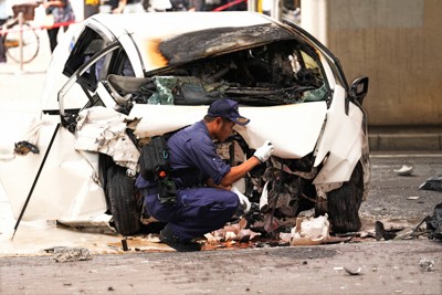 「バーンとすさまじい音が」　タクシー衝突で炎上、運転手死亡　大阪