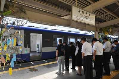 日常を取り戻せますように　能登地震から半年、のと鉄道が七夕飾り