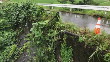 大野市の元市議会議員の男性が車内で死亡　柵を倒し車ごと河川敷に転落か　