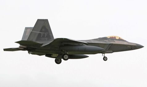 米軍普天間飛行場　F22が「ローアプローチ」繰り返す　宜野湾市上大謝名で「聴力機能に障がいを与える」104.5デジベルの最大騒音値