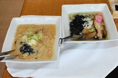 黒いラーメンに黒カツ定食　旧産炭地で石炭モチーフの特産品開発