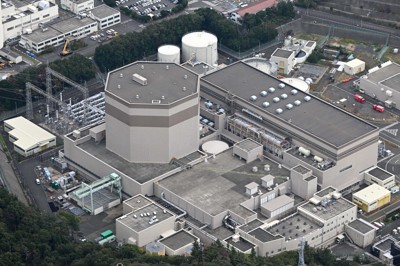 敦賀原発2号機、新規制基準に不適合　規制委「活断層否定できず」