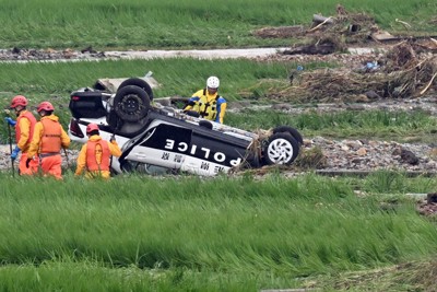 大雨救助で行方不明の20代巡査部長か　男性1人死亡確認　山形