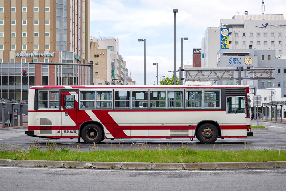 1994年デビューでもバリバリ現役だと!?　車齢30年なんてザラの路線バスがタフすぎる!!