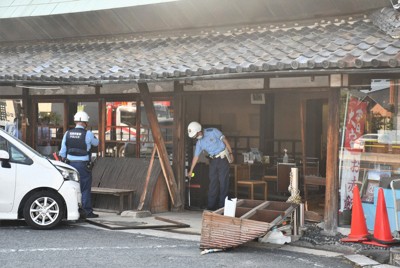 「うばがもちや」に車両突っ込む　高齢女性2人けが　滋賀・草津