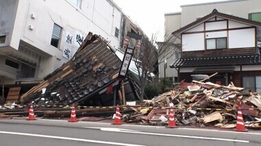 石川・輪島市の7階建て“倒壊ビル”を段階的に解体へ「輪切りで特殊工法でスライスして少しずつ解体」【能登半島地震】