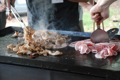 「味わい深い豚肉に」　笠間の栗を食べたブランド豚、お披露目