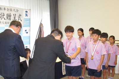 埼玉の小学校が優勝　交通安全こども自転車全国大会　毎日2時間練習