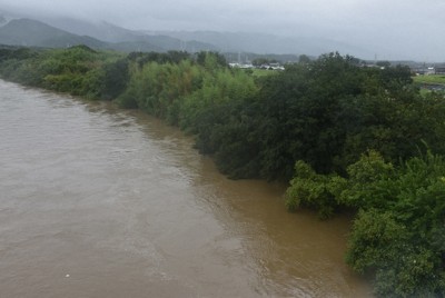 東海地方、愛知を中心に大雨　越水や冠水相次ぐ　台風10号影響