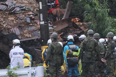 「どうか早く救出を」　蒲郡土砂崩れ　近隣住民、一家の無事祈る