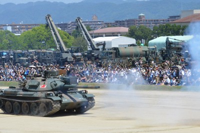 防衛省が「74式戦車」保管へ　必要に応じ再利用　概算要求に7億円