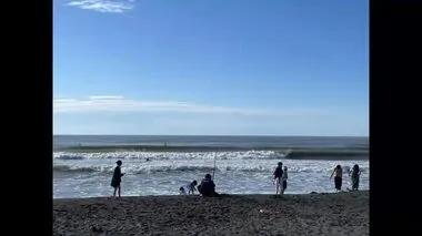 【水難事故速報】「人が流されている」石狩市の海水浴場”あそびーち石狩”で20代男性が沖合50～60メートルまで流される 道警ヘリで救助され病院搬送 北海道・石狩市