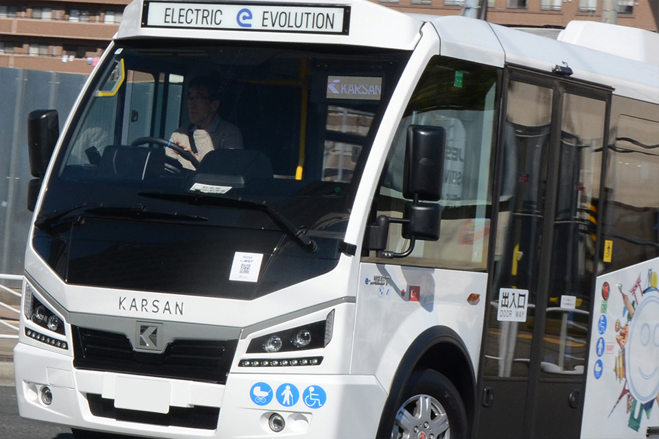 トルコからやってきた小型電気バス・カルサン e-JESTにさっそく試乗!!