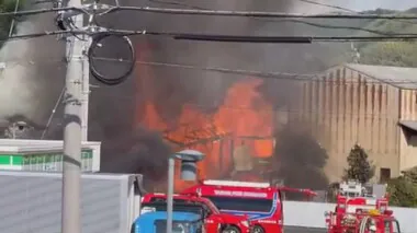 【速報】島根県安来市で住宅火災　住宅3棟延焼中で周囲に黒煙　負傷者の有無など確認中