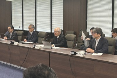 医師偏在「もはや待ったなし」　厚労省、是正に向け部局横断会議