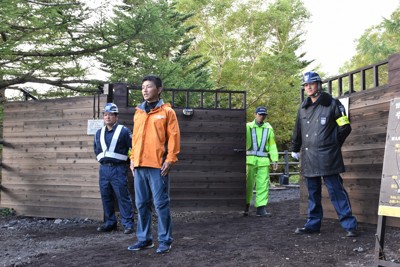 富士山が閉山　入山規制導入で「登山者数をコントロールできた」