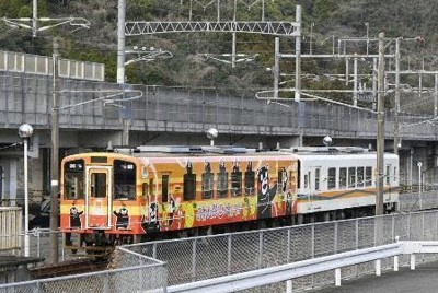 肥薩おれんじ鉄道が駅構内で脱線　乗客10人にけがなし