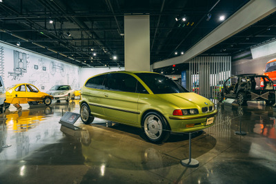 BMWの電動モビリティの歴史を辿る、米ピーターセン自動車博物館で特別展