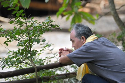 「あの時振り返っていれば」両手握りしめ、妻の発見願う夫　能登豪雨