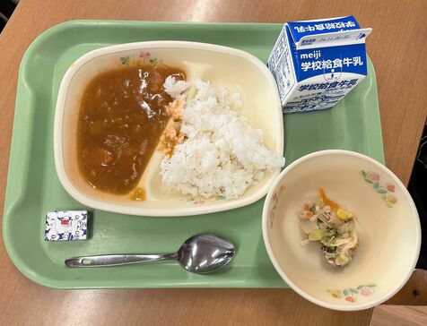 「初めての味、おいしい」　ブラジル料理が小学校の給食に　児童ら留学生と交流　沖縄・うるま市