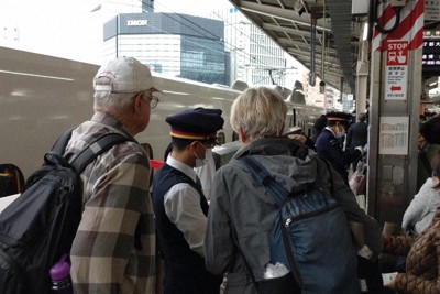 「名古屋は雨降っていないのに…」　新幹線運転見合わせで利用客困惑