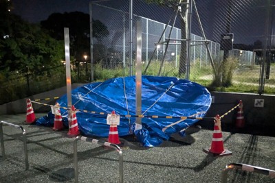 公園の「日よけ棚」落下で中学生4人が重軽傷　市が緊急点検　福岡