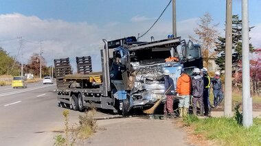 【事故速報】4トンダンプや大型キャリアカーなど3台絡む事故 3人を病院搬送 北海道・江別市