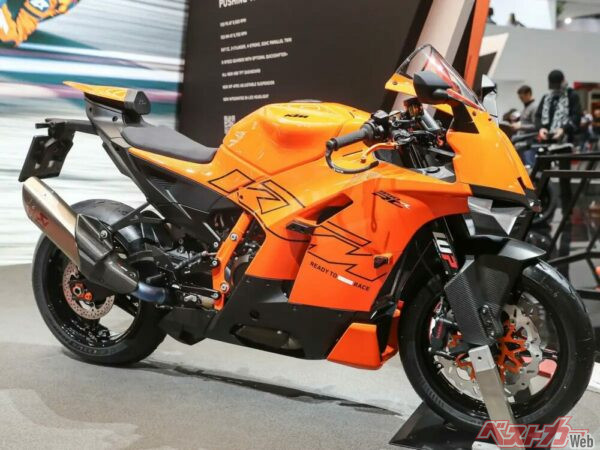 KTMの新リッターSS！？「990 RC R」市販車モデルがミラノショーに登場！