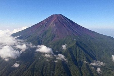 山梨県、富士山通行料5000円上限に引き上げ検討　現行2000円